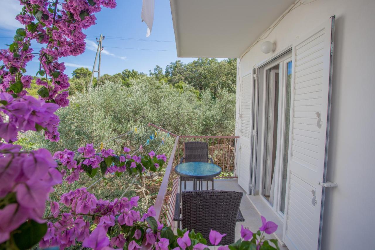Apartments Sanja Hvar Town Bagian luar foto