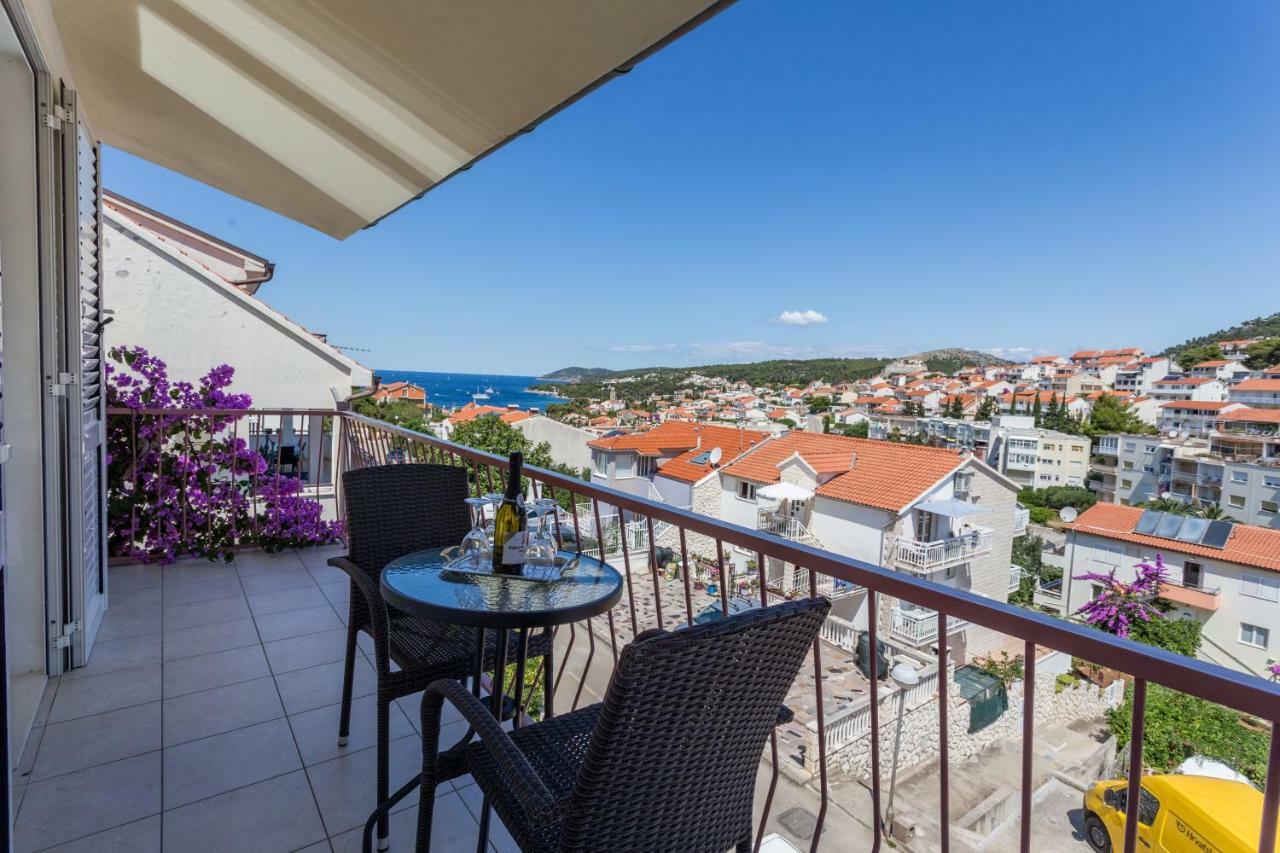 Apartments Sanja Hvar Town Bagian luar foto